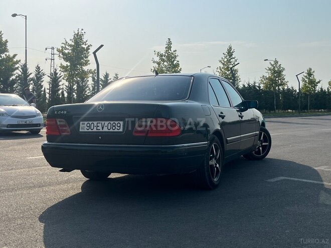 Mercedes E 240 1998, 246,368 km - 2.4 l - Salyan