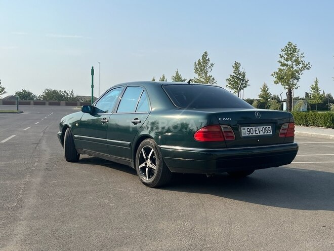 Mercedes E 240 1998, 246,368 km - 2.4 l - Salyan