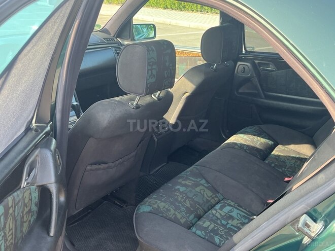 Mercedes E 240 1998, 246,368 km - 2.4 l - Salyan