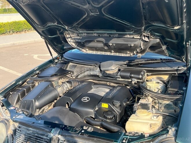 Mercedes E 240 1998, 246,368 km - 2.4 l - Salyan