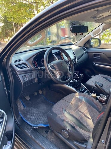 Mitsubishi L200 2023, 82,000 km - 2.4 l - Bakı