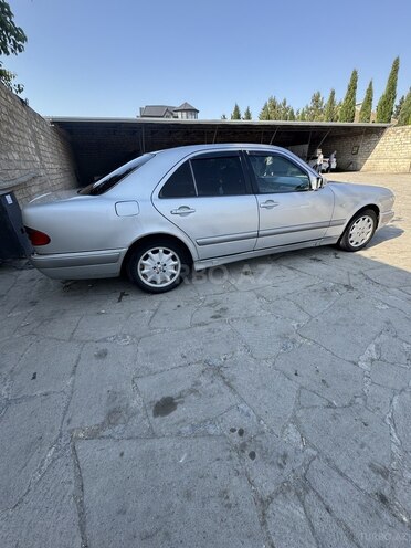 Mercedes E 230 1997, 300,324 km - 2.3 l - Bakı