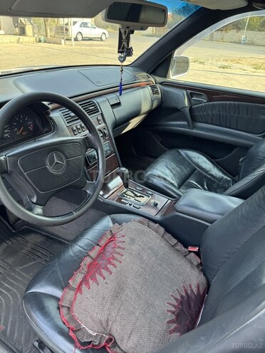 Mercedes E 230 1997, 300,324 km - 2.3 l - Bakı