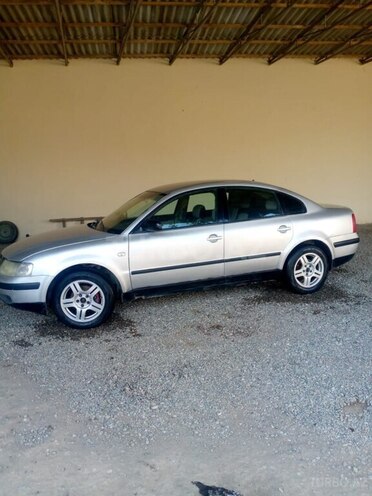 Volkswagen Passat 1999, 250,000 km - 2.8 л - Şəmkir
