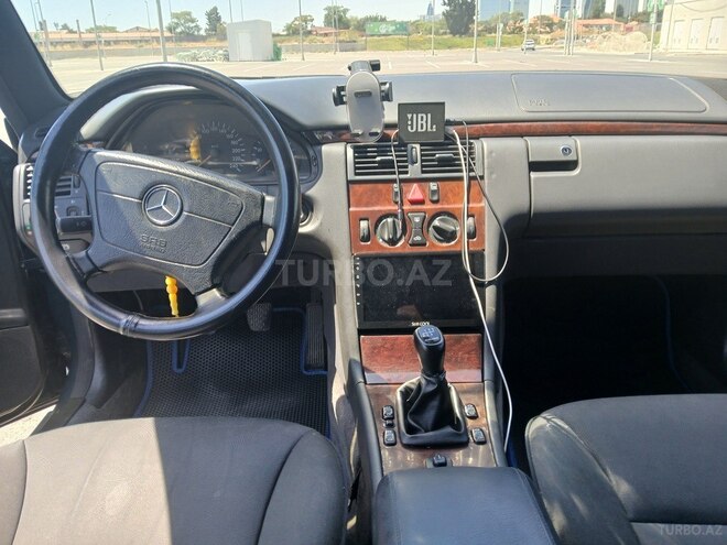Mercedes E 200 1996, 325,000 km - 2.0 l - Bakı