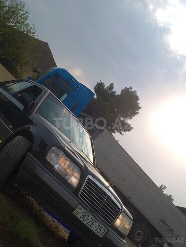 Mercedes E 250 1994, 550,000 km - 2.5 l - İmişli