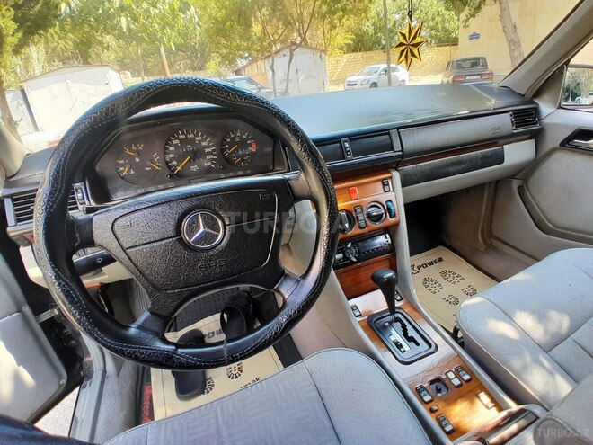 Mercedes E 220 1995, 321,452 km - 2.2 l - Sumqayıt