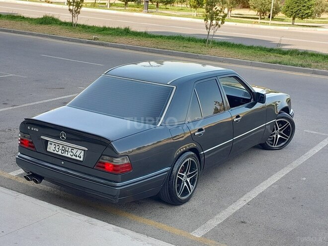 Mercedes E 220 1995, 321,452 km - 2.2 l - Sumqayıt