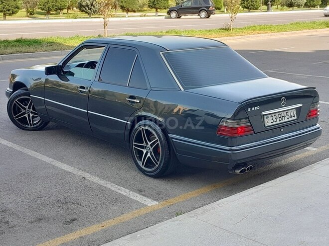 Mercedes E 220 1995, 321,452 km - 2.2 l - Sumqayıt