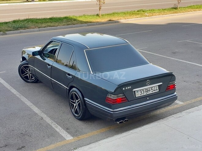 Mercedes E 220 1995, 321,452 km - 2.2 l - Sumqayıt