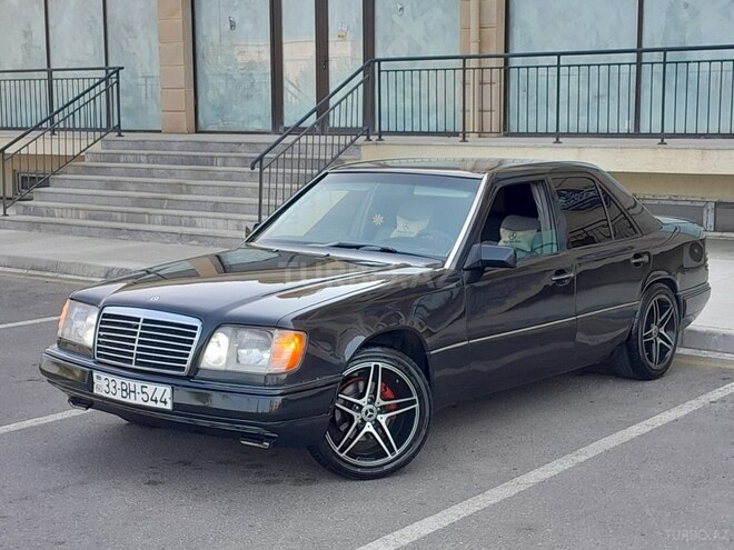 Mercedes E 220 1995, 321,452 km - 2.2 l - Sumqayıt