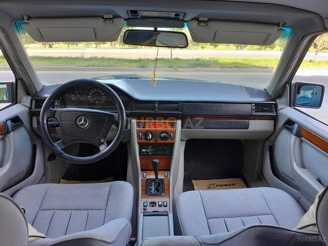 Mercedes E 220 1995, 321,452 km - 2.2 l - Sumqayıt