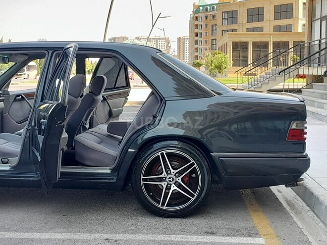 Mercedes E 220 1995, 321,452 km - 2.2 l - Sumqayıt
