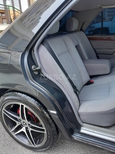 Mercedes E 220 1995, 321,452 km - 2.2 l - Sumqayıt