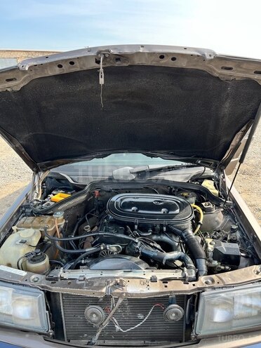 Mercedes 190 1990, 498,000 km - 1.8 l - Salyan