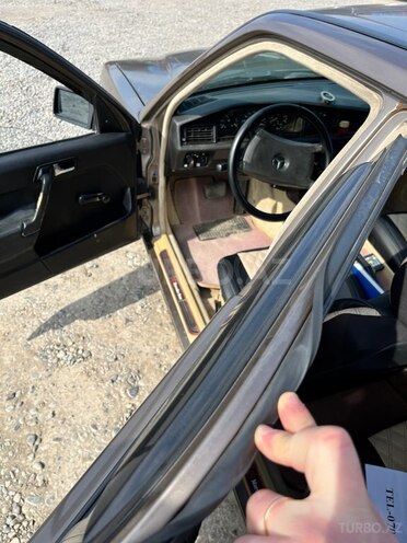 Mercedes 190 1990, 498,000 km - 1.8 l - Salyan