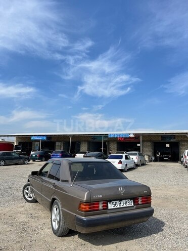 Mercedes 190 1990, 498,000 km - 1.8 l - Salyan
