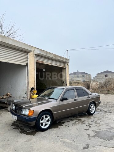 Mercedes 190 1990, 498,000 km - 1.8 l - Salyan