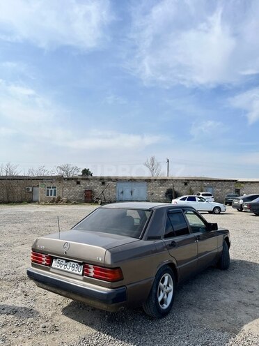 Mercedes 190 1990, 498,000 km - 1.8 l - Salyan
