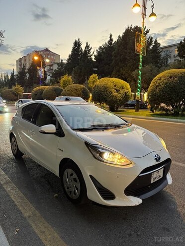 Toyota Aqua-1