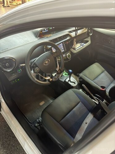 Toyota Aqua-6