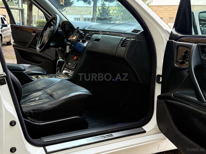 Mercedes E 320 2000, 302,000 km - 3.2 l - Beyləqan