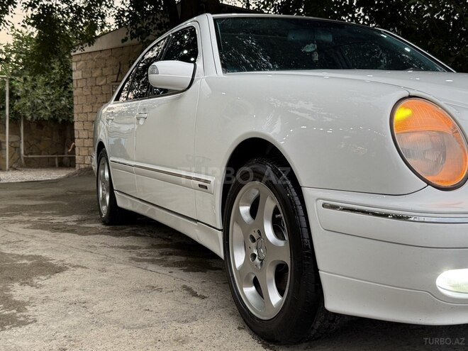 Mercedes E 320 2000, 302,000 km - 3.2 l - Beyləqan