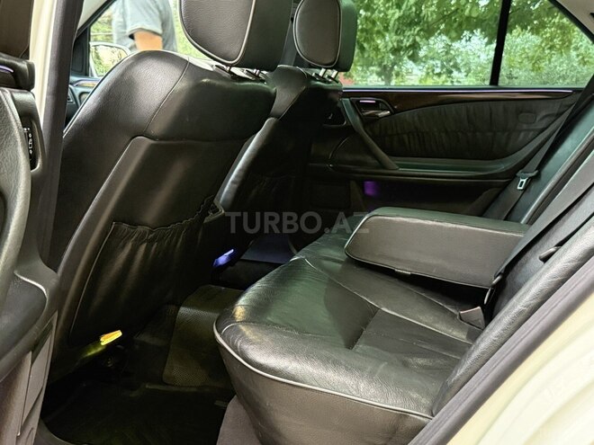 Mercedes E 320 2000, 302,000 km - 3.2 l - Beyləqan