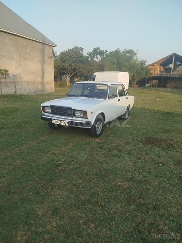 LADA (VAZ) 2107 2005, 200,000 km - 1.6 l - Qax