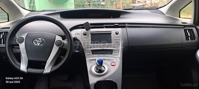 Toyota Prius 2014, 250,000 km - 1.8 л - Bakı