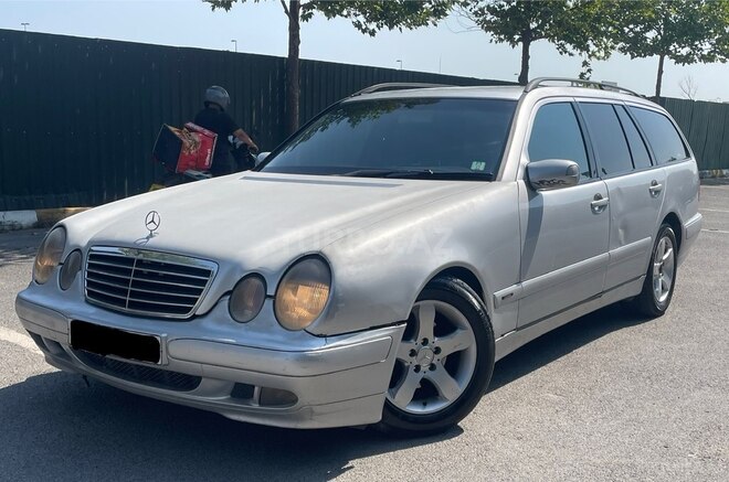 Mercedes E 240 2000, 226,452 km - 2.4 l - Bakı