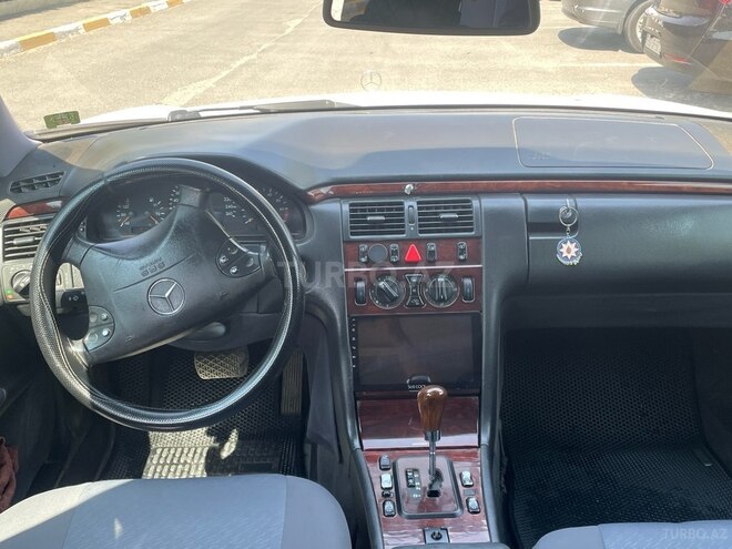 Mercedes E 240 2000, 226,452 km - 2.4 l - Bakı