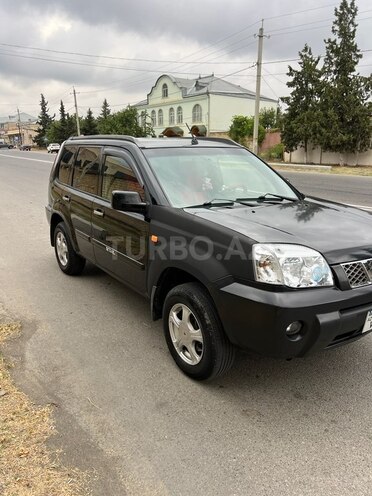 Nissan X-Trail 2002, 905,666 km - 2.0 l - Quba