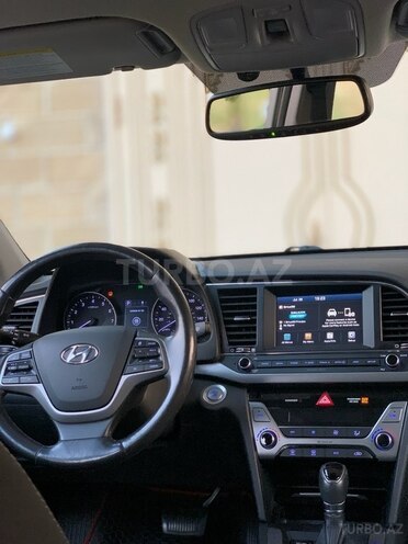 Hyundai Elantra 2017, 251,058 km - 2.0 l - Balakən