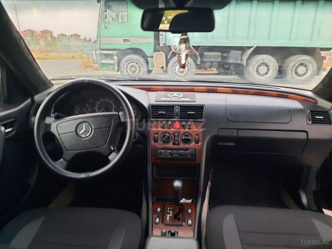 Mercedes C 230 1999, 209,540 km - 2.3 l - Bakı