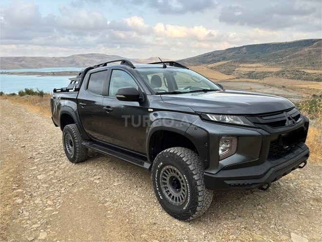 Mitsubishi L200 2020, 190,000 km - 2.4 l - Bakı