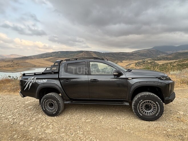 Mitsubishi L200 2020, 190,000 km - 2.4 l - Bakı
