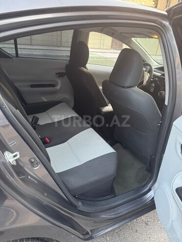 Toyota Prius C 2014, 98,000 km - 1.5 л - Bakı