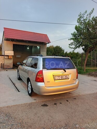 Toyota Corolla 2006, 390,000 km - 1.4 l - Beyləqan