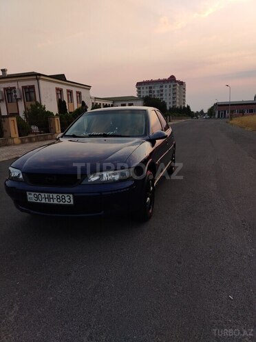 Opel Vectra 1999, 325,500 km - 1.6 л - Zaqatala