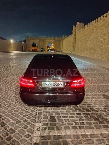 Mercedes E 220 2010, 336,536 km - 2.1 л - Bakı