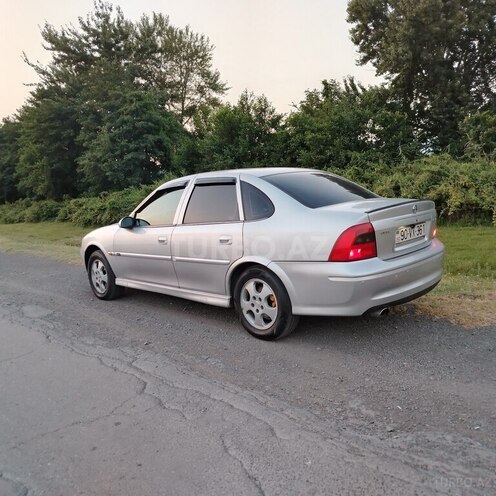 Opel Vectra 1999, 465,232 km - 1.8 l - Zaqatala