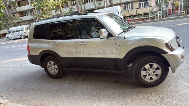 Mitsubishi Pajero 2003, 332,456 km - 3.0 l - Mingəçevir