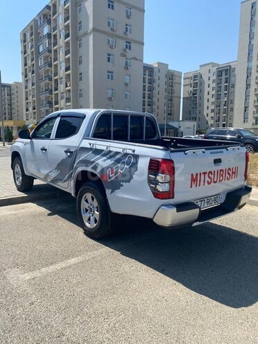 Mitsubishi L200 2021, 160,000 km - 2.4 l - Bakı