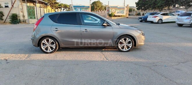 Hyundai i30 2010, 268,000 km - 1.6 л - Bakı