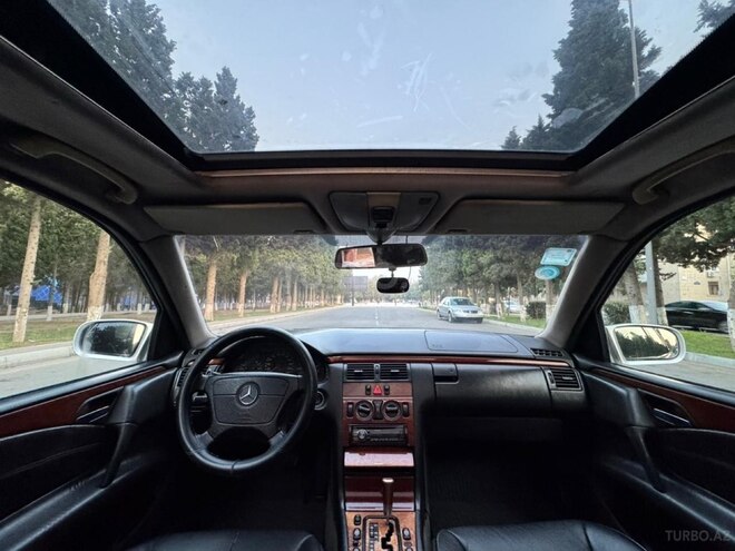 Mercedes E 290 1999, 588,000 km - 2.9 l - Sumqayıt