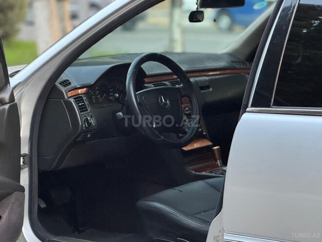 Mercedes E 290 1999, 588,000 km - 2.9 l - Sumqayıt