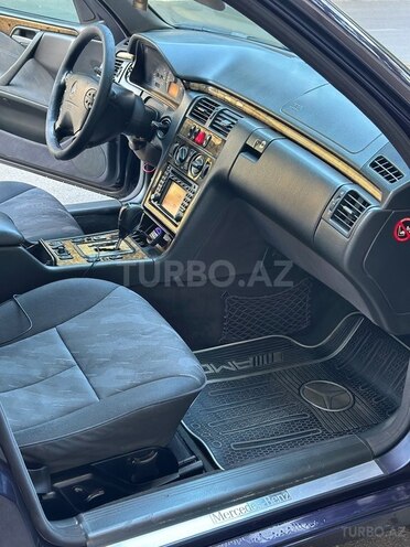 Mercedes E 220 d 2001, 348,000 km - 2.2 l - Bakı