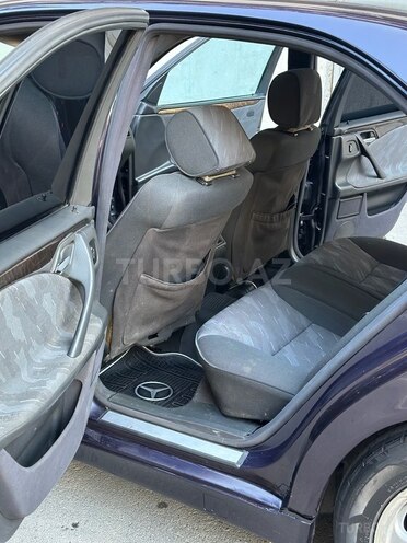 Mercedes E 220 d 2001, 348,000 km - 2.2 l - Bakı