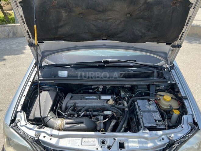 Opel Zafira 2001, 252,000 km - 2.2 л - Bakı